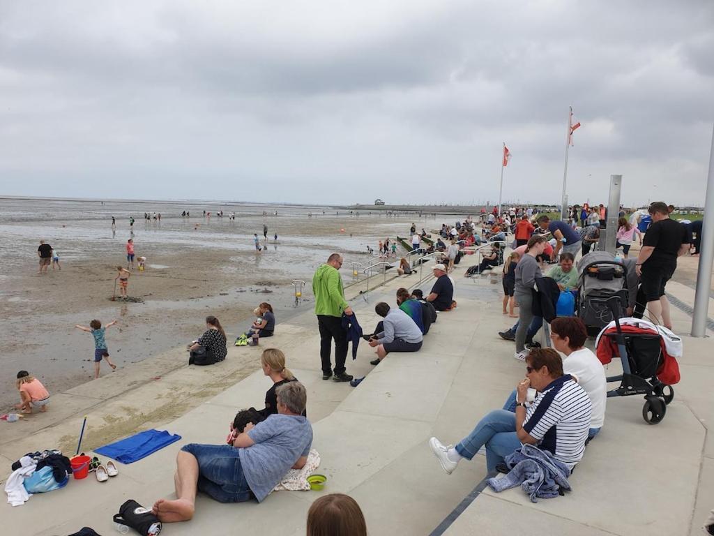 Ferienwohnung Leuchtturm Am Sandstrand Норден Екстериор снимка