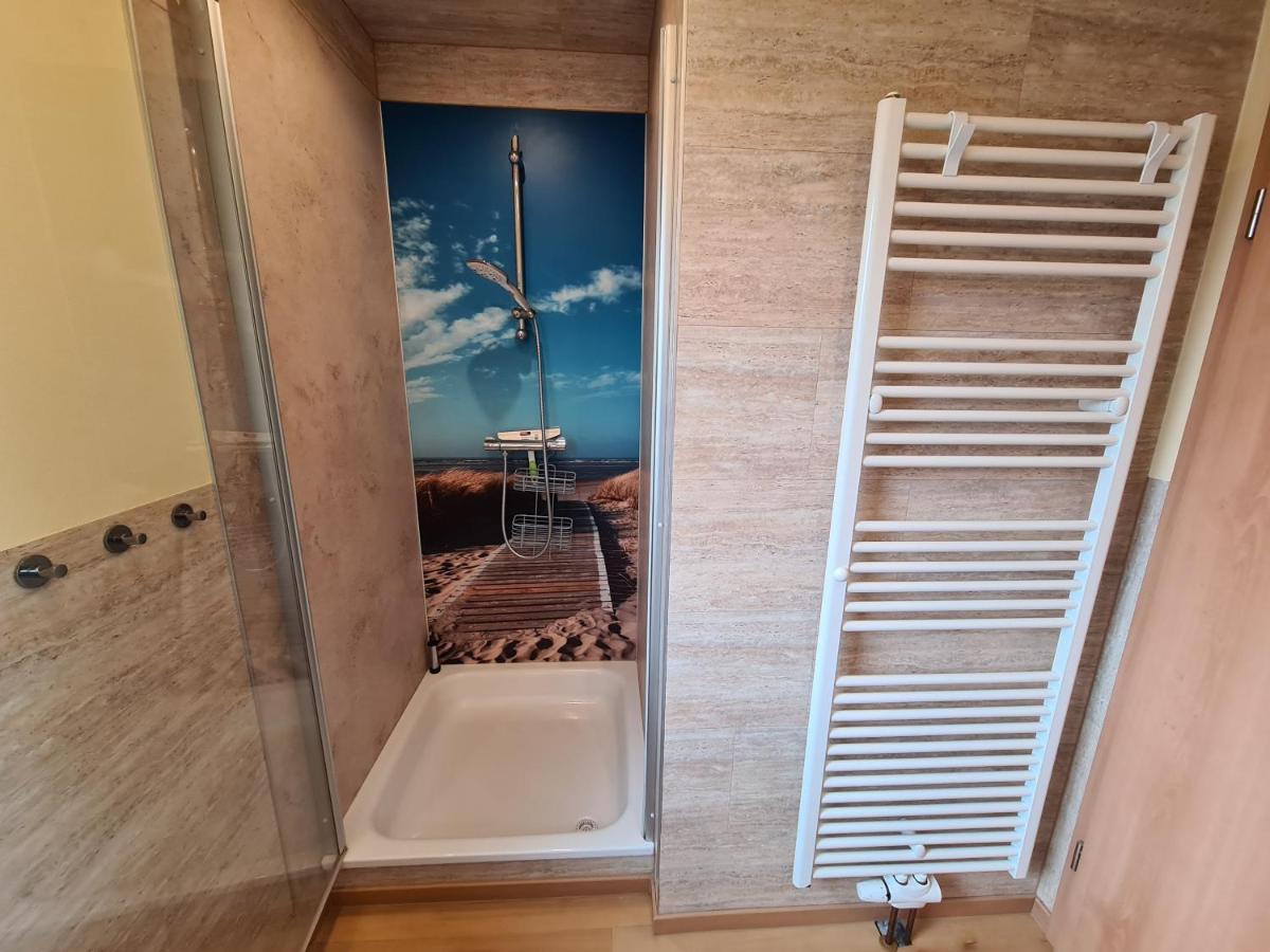 Ferienwohnung Leuchtturm Am Sandstrand Норден Екстериор снимка